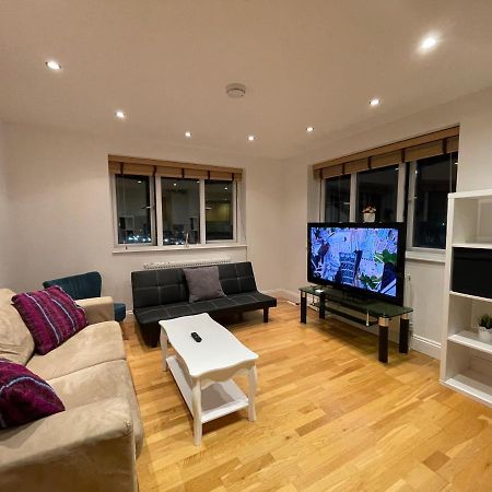 Beautiful & Luxurious Apartment In Richmond ริชมอนด์ ภายนอก รูปภาพ