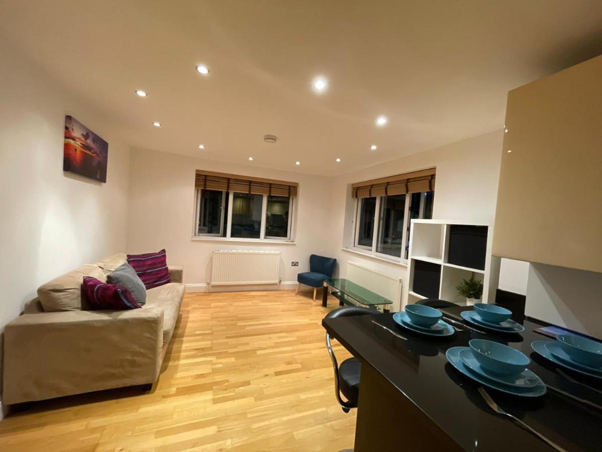 Beautiful & Luxurious Apartment In Richmond ริชมอนด์ ภายนอก รูปภาพ